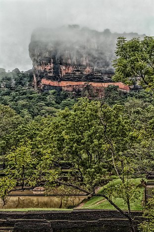 SL_Triangle_Sigiriya_005