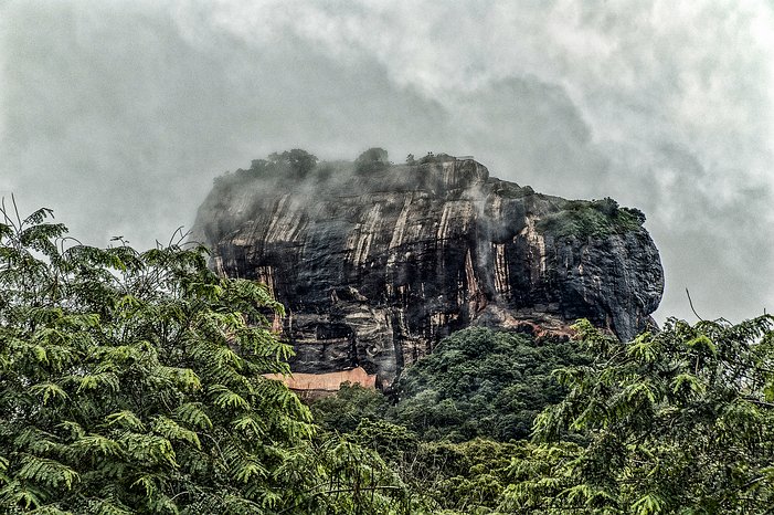 SL_Triangle_Sigiriya_006