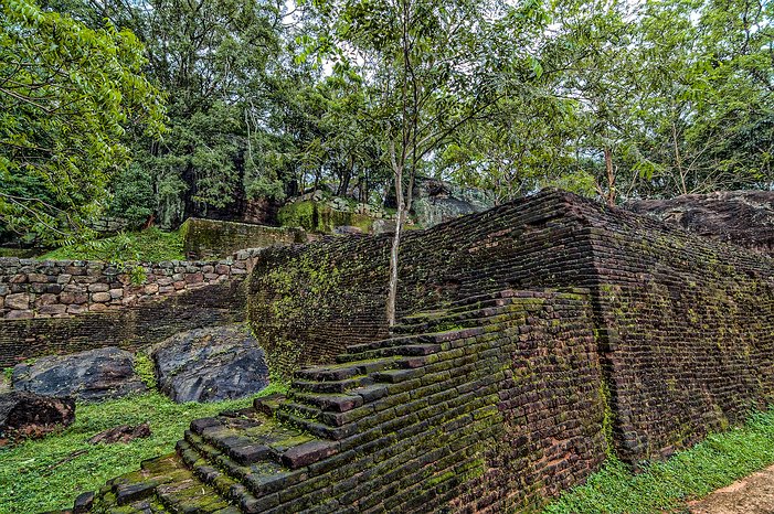 SL_Triangle_Sigiriya_020